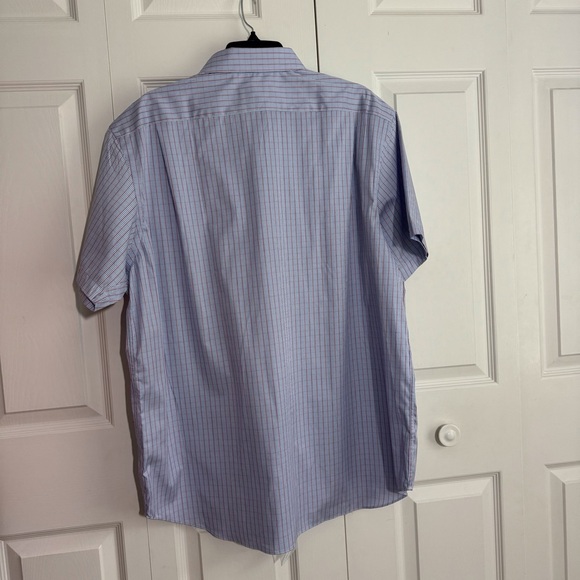 HART SCHAFFNER MARX SHORT SLEEVE DRESS SHIRT XL RED, BLUE AND WHITE - Picture 2 of 12